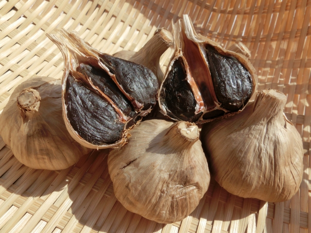 黒にんにくの驚くべき健康効果と秘められた栄養素：その力で毎日をサポート！